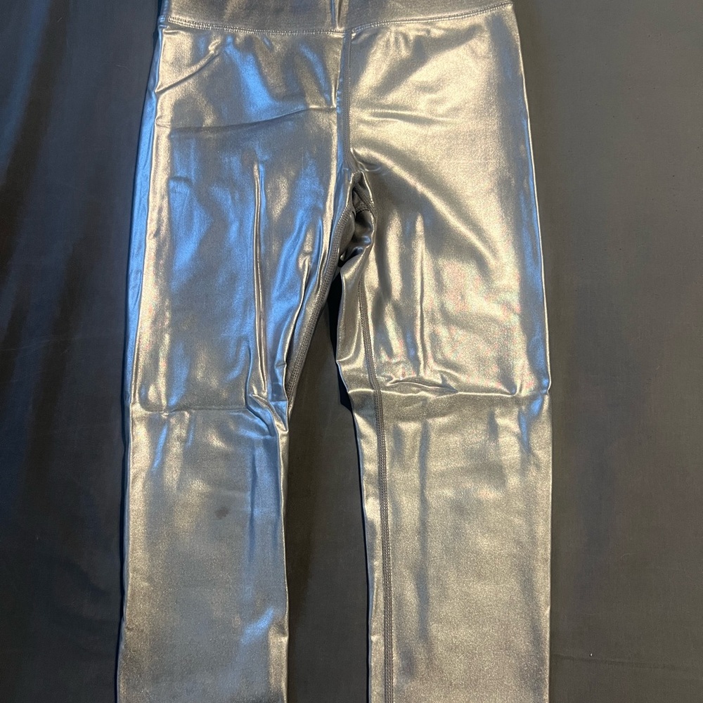 Knix Silver Leggings Sleek Form-Fitting Design
